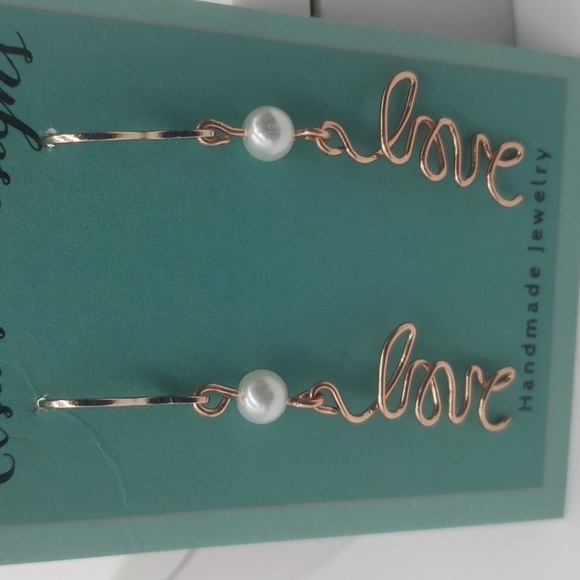 1004- Love Women's Earrings Handmade Rose Gold Color And Faux White Pearl NWT - Picture 2 of 4